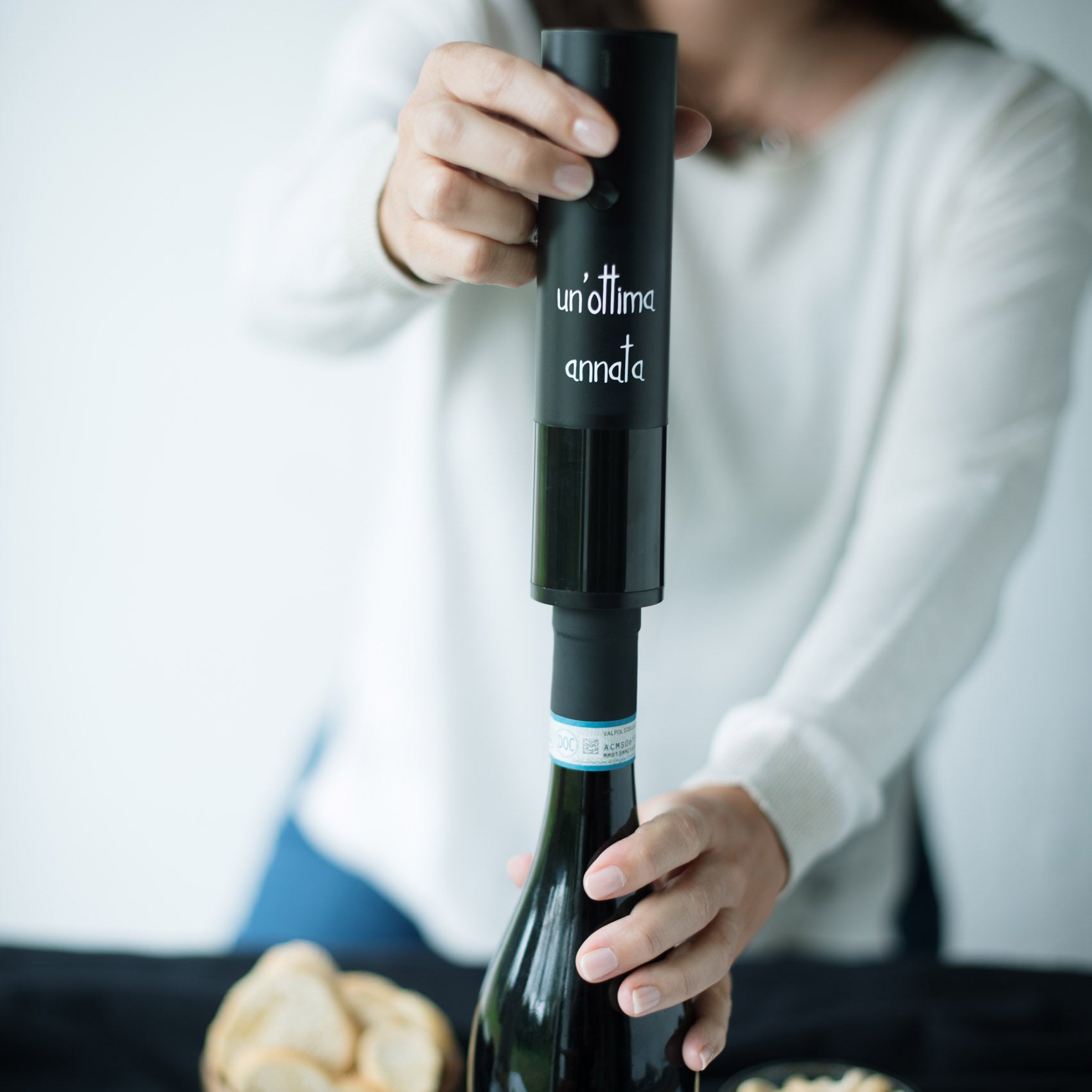 Apribottiglie Elettrico Ricaricabile 6 In 1 Per Vino - Con Aeratore, Pompa Sottovuoto, Tagliacapsule E Base Cavatappi Elettrico Ricaricabile Apribottiglie Elettrico Ricaricabile 6 In 1 Per Vino - Con Aeratore, Pompa Sottovuoto, Tagliacapsule E Base Cavatappi Elettrico Ricaricabile
