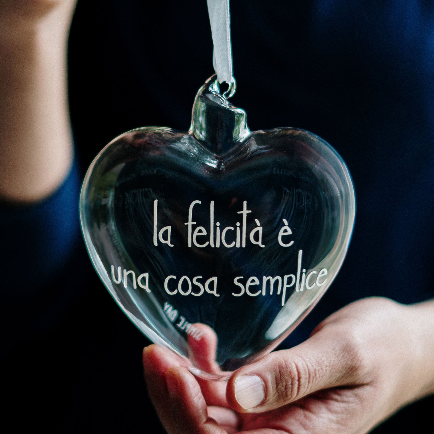 Pallina cuore La felicità è una cosa semplice - 11 cm