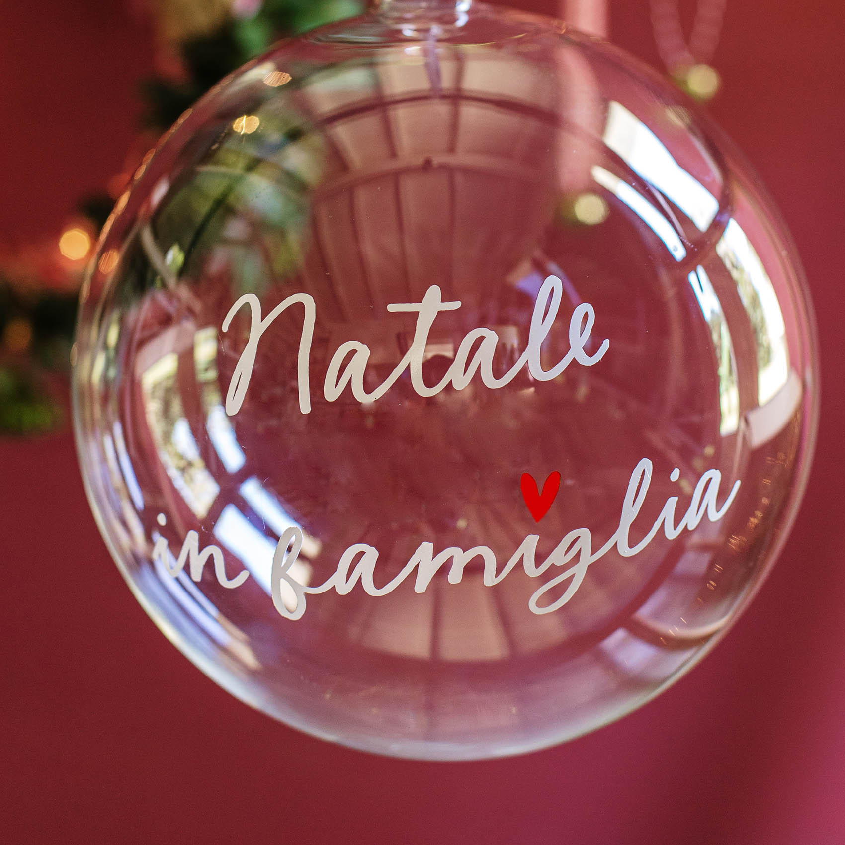 BOULE DE 15 CM « NOËL EN FAMILLE »