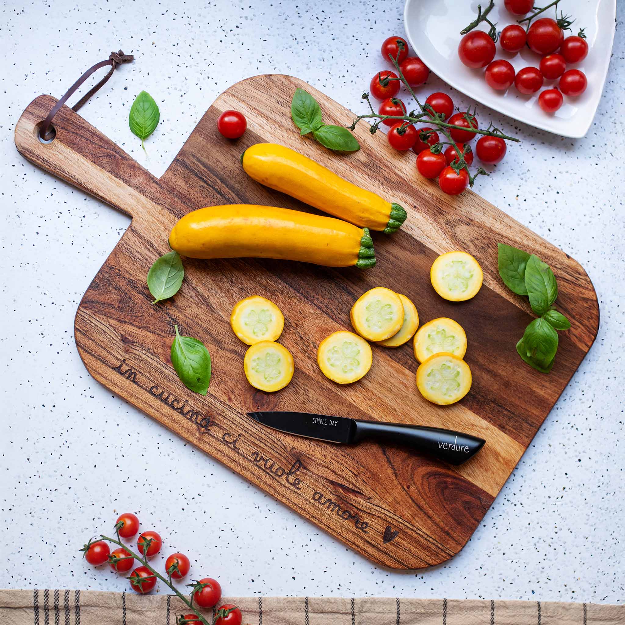 Planche à découper L'amour est nécessaire dans la cuisine