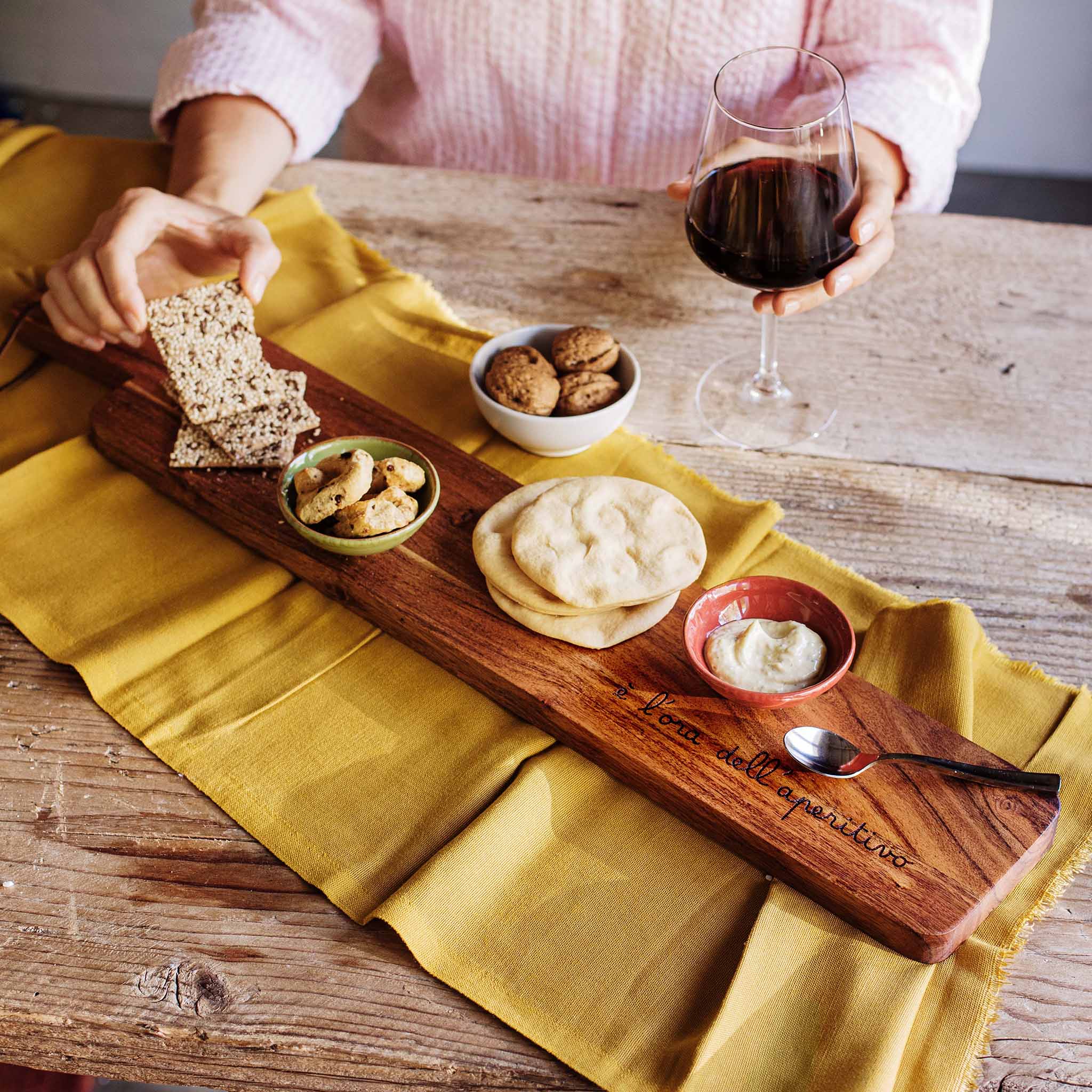 Schneidebrett Es ist Zeit für den Aperitif