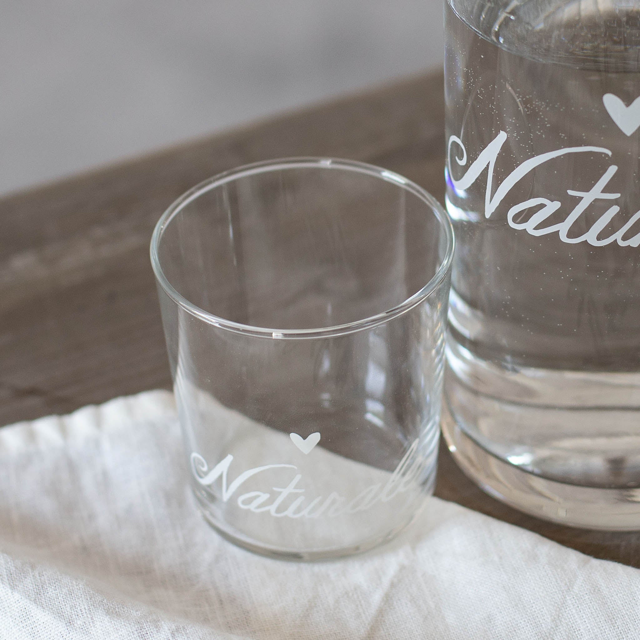 Establecer 6 vasos de agua naturales