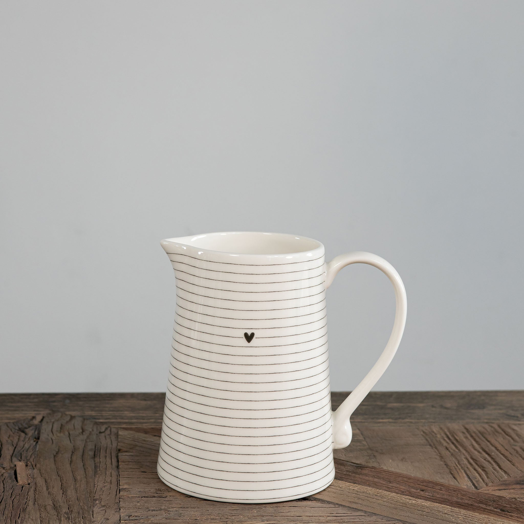 Medium carafe with stripes and heart