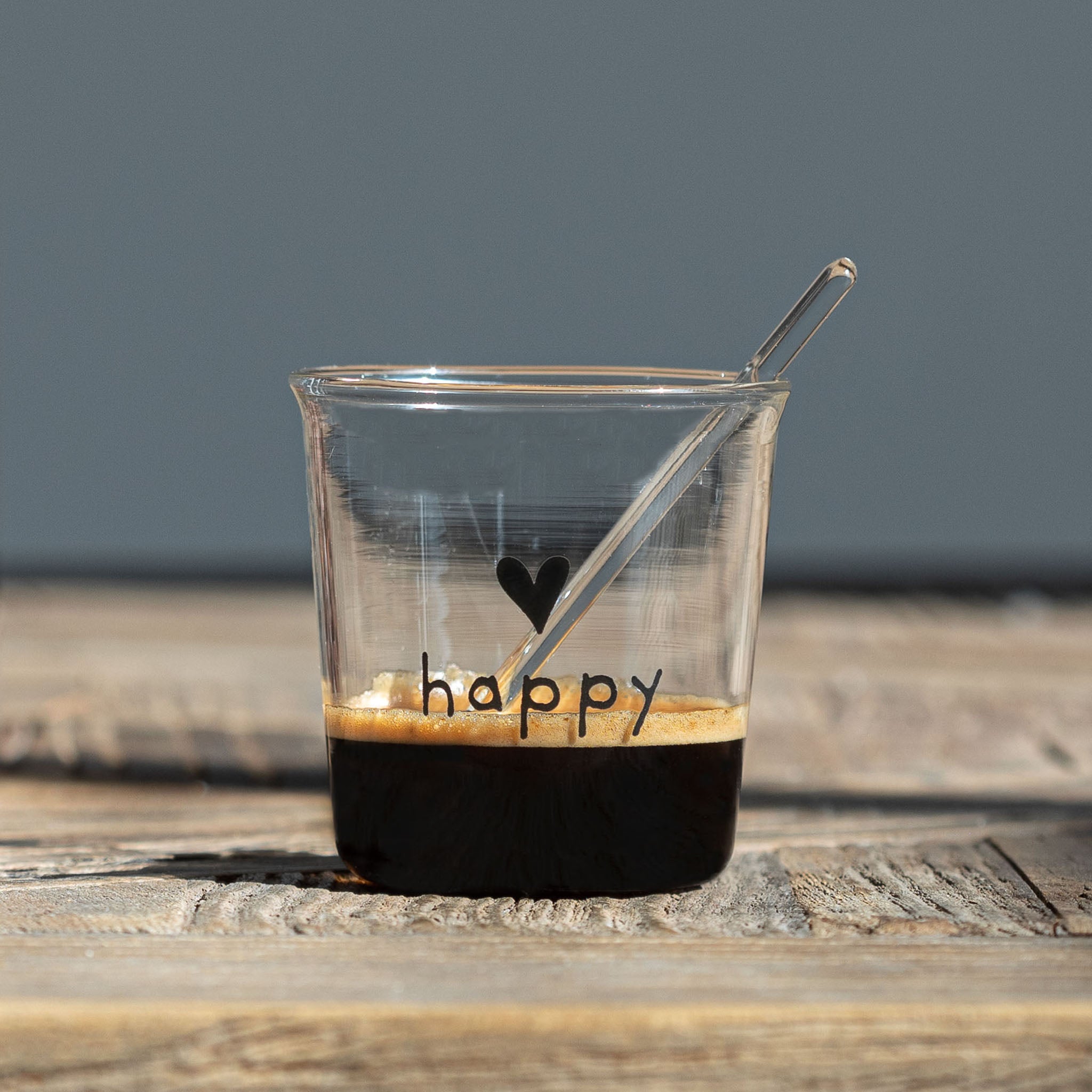 Establecer 4 gafas de café espresso felices en negro