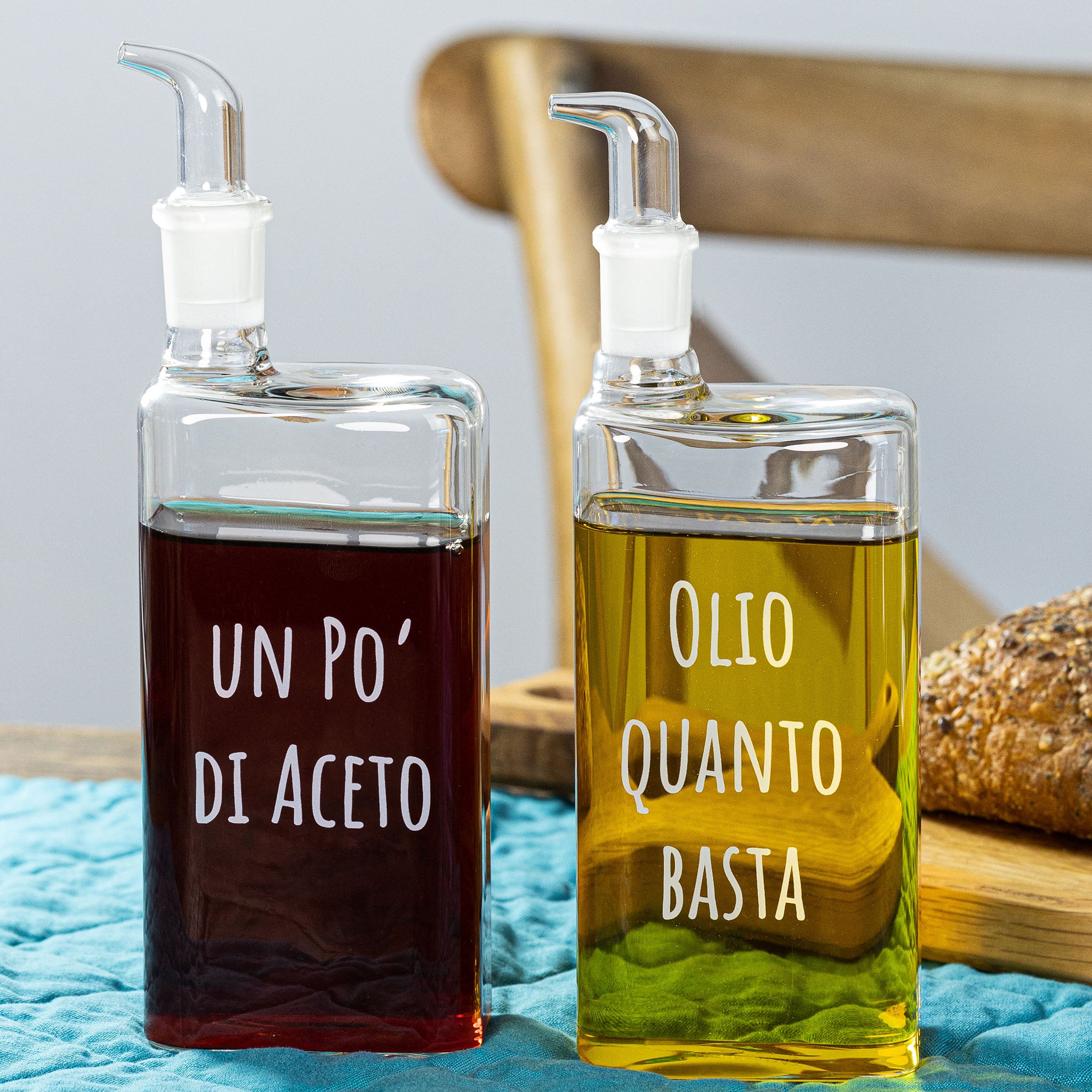 Botellas de vinagre y aceite 