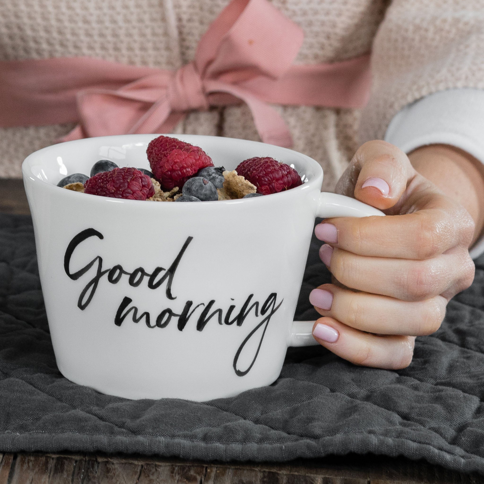 Coloque el desayuno de 2 tazas, buenos días — Simple Day