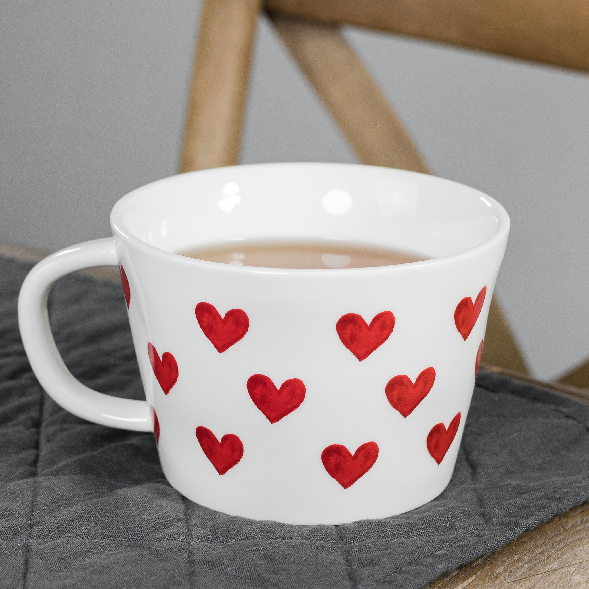 Set 2 cups breakfast upholstery red hearts